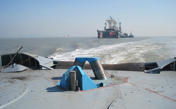 Triplex Hydraulic Shark Jaw 3538787.jpg Triplex Hydraulic Shark Jaw 3.jpg